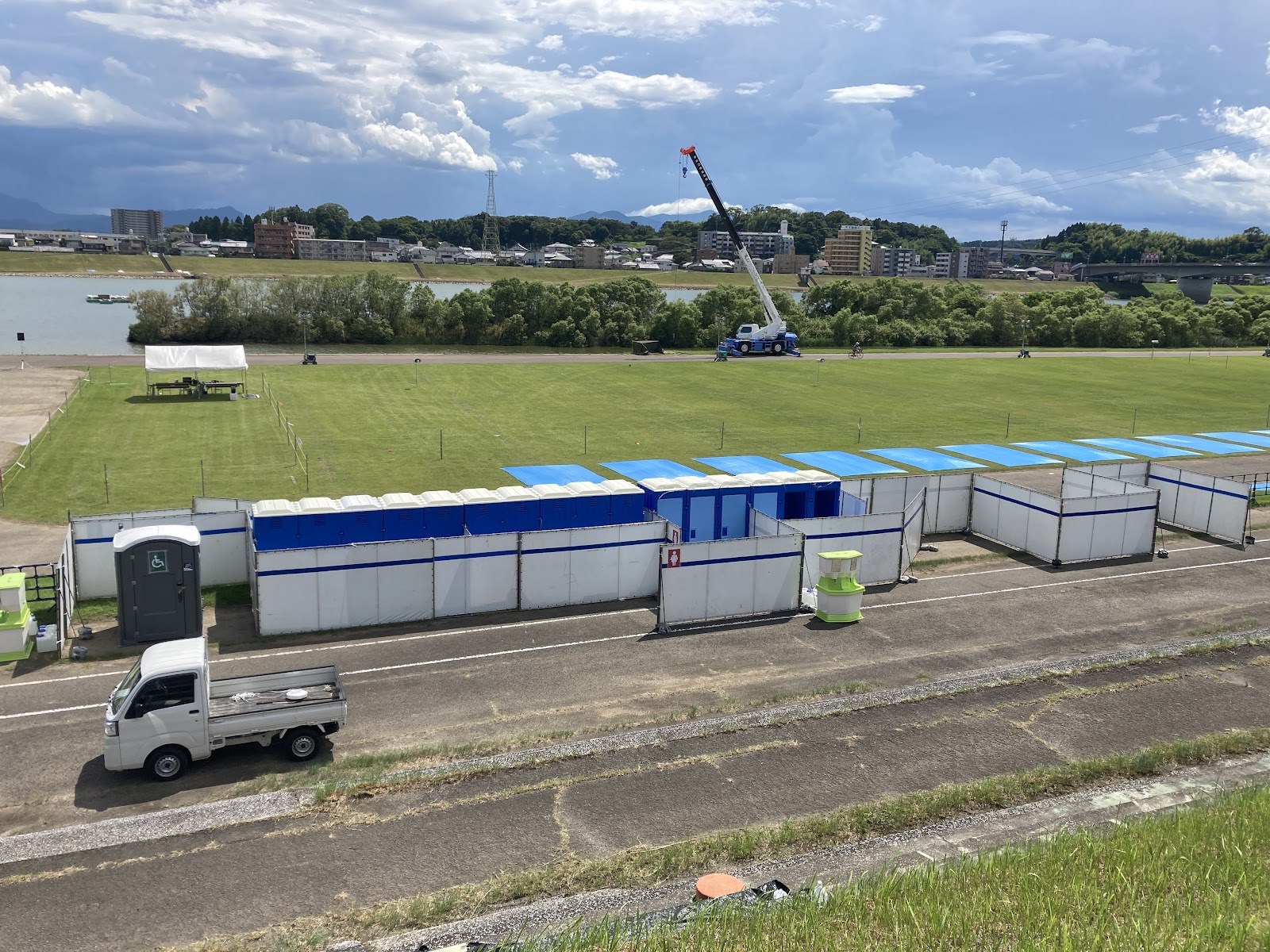 みやざき納涼花火大会 会場設営の様子