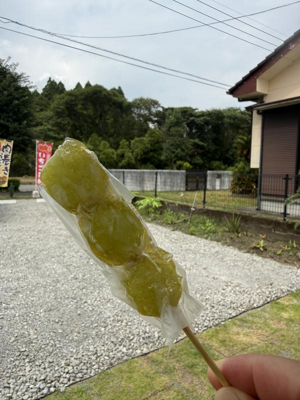 TOTONOU SHINRIN SAUNAのサ飯デザート・アイスタンフル(凍らせたぶどうの飴がけ)