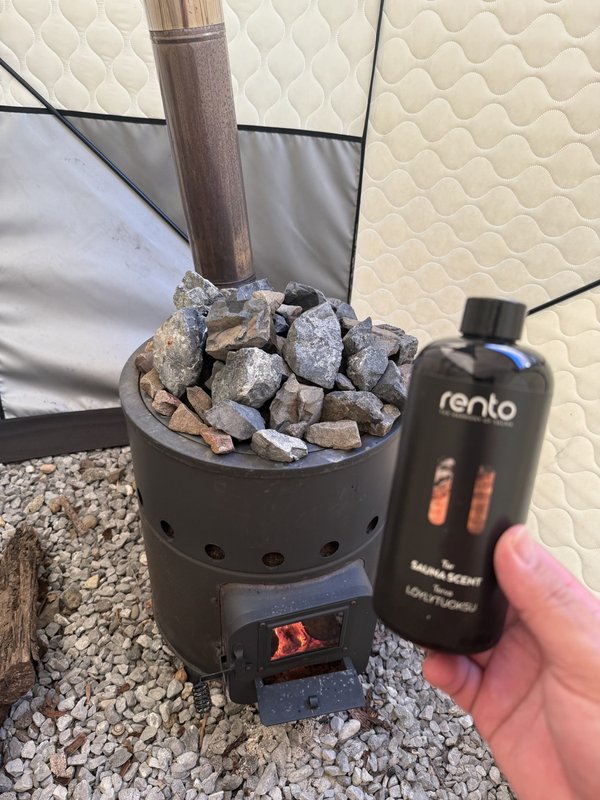 テントサウナの薪ストーブと、愛用のRENTO サウナフレグランス Tar（タール）